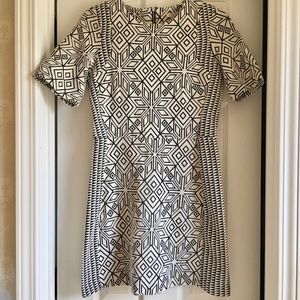 Mod H&M geometric print dress!! 👀 “Host Pick 11/21/22 Total Posh Boss Party” 🎉